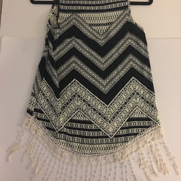 Uga Tank Top with fringe - Picture 4 of 6